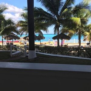 Meet your Posher, Ray